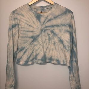 Cropped blue tye-dye t-shirt
